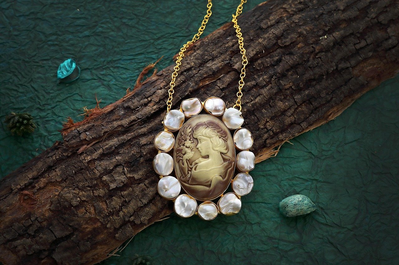 cameo, necklace, jewelry, jewellery, accessory, handcrafted, fashion, gemstones